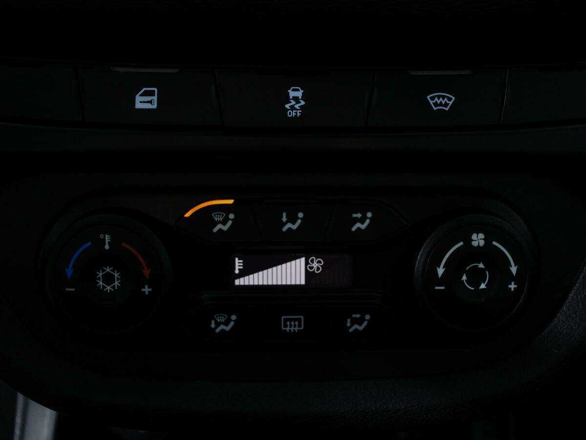 Lada (ВАЗ) Vesta 2019 года с пробегом. Фото: #11