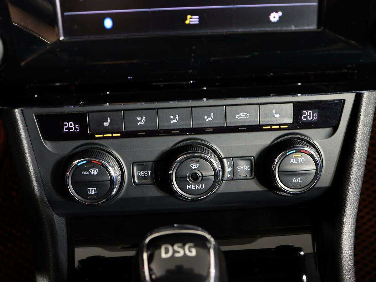 Б/У Шкода Суперб 2015 года. Фото: #18