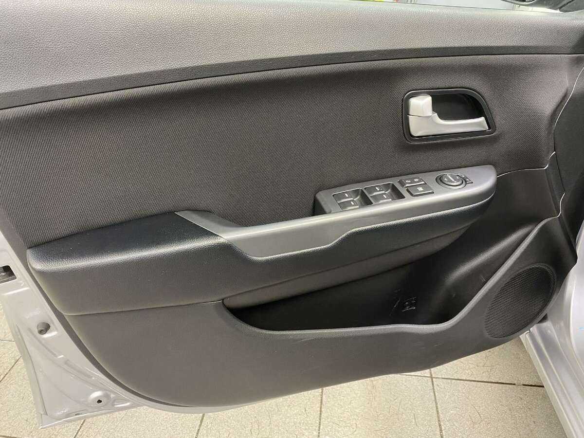 Б/У Киа Рио 2017 года. Фото: #6