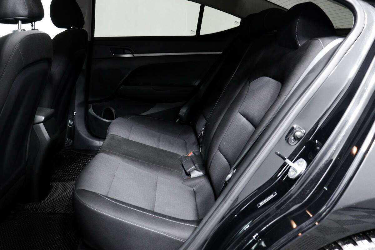 Б/У Хендай Елантра 2018 года. Фото: #11