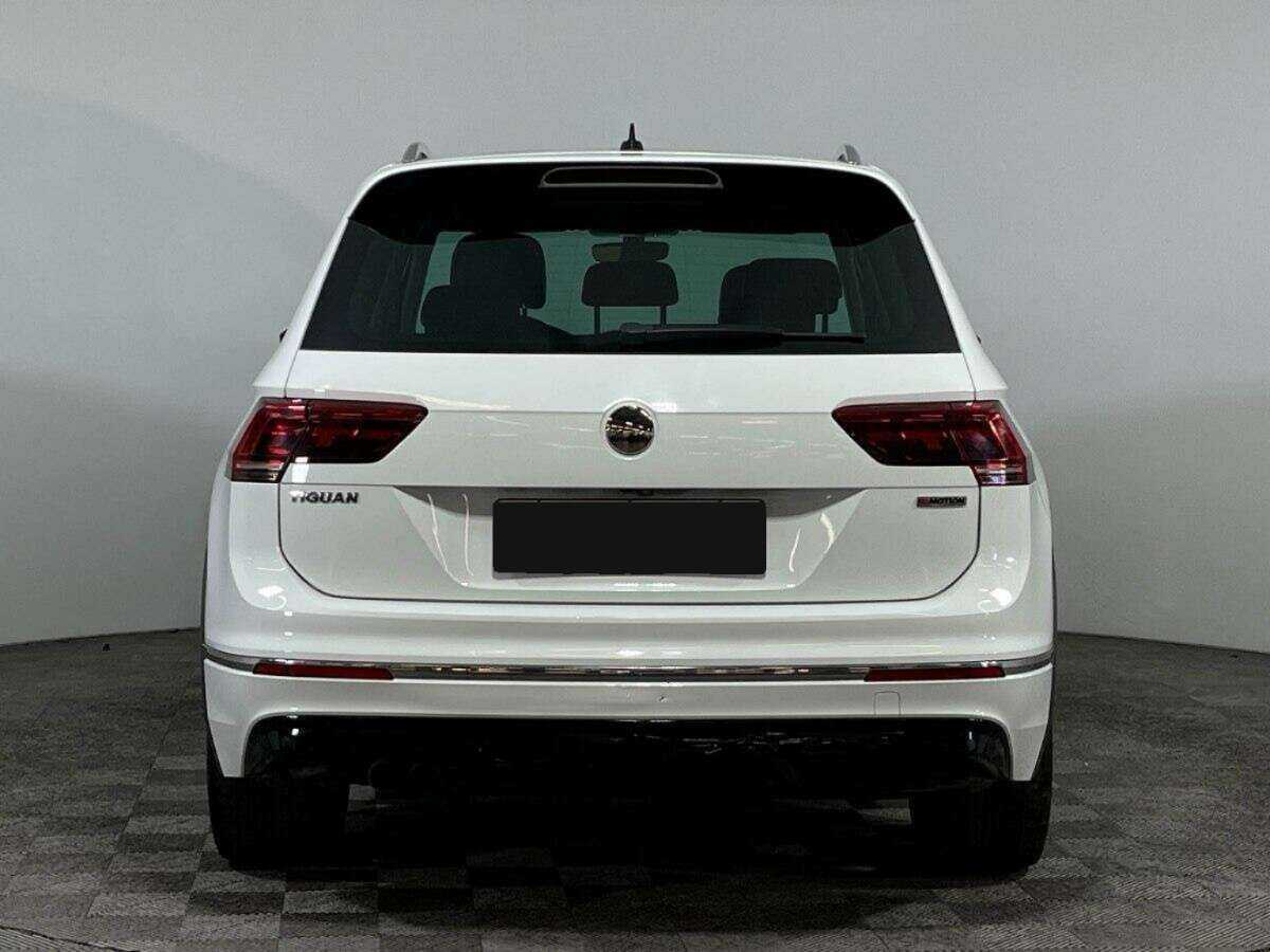 Б/У Фольксваген Тигуан 2018 года. Фото: #4