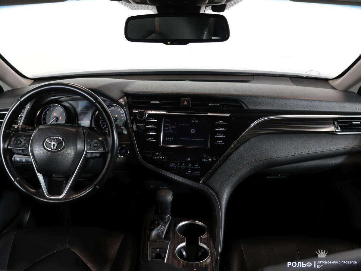 Toyota Camry 2018 года с пробегом. Фото: #10