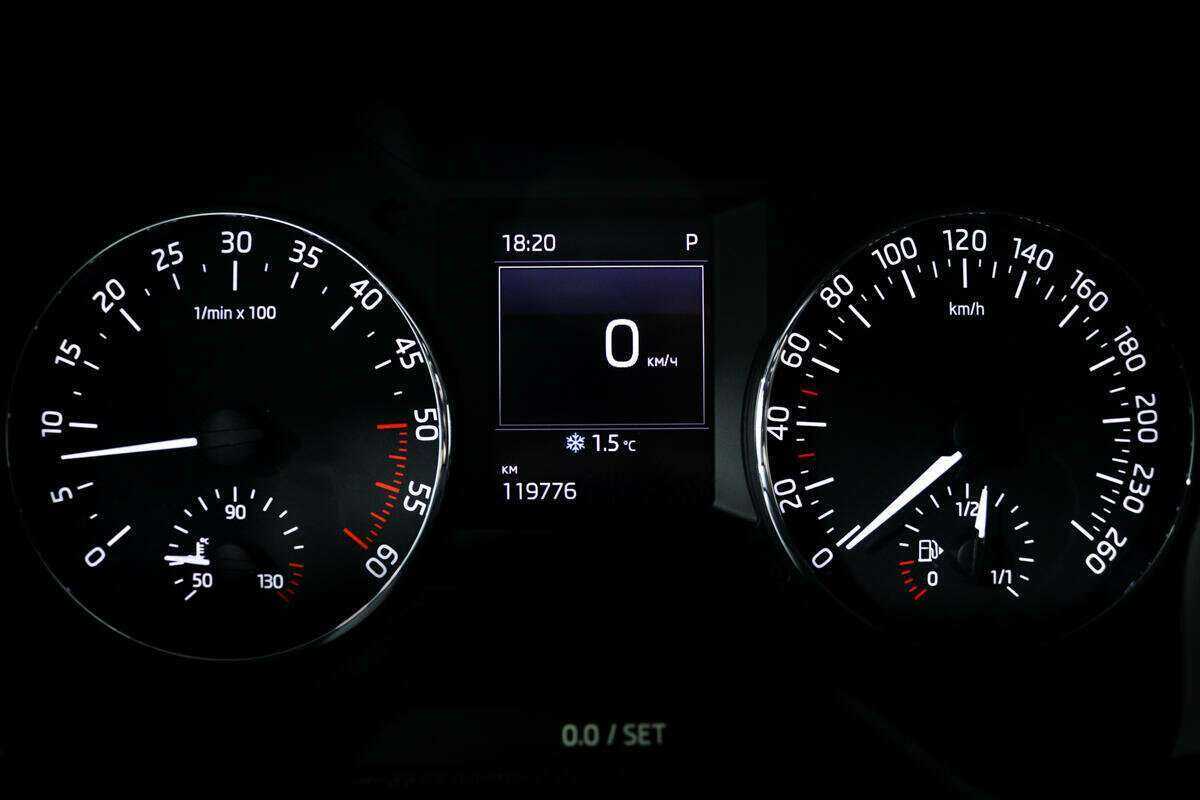 Б/У Шкода Октавия 2015 года. Фото: #9