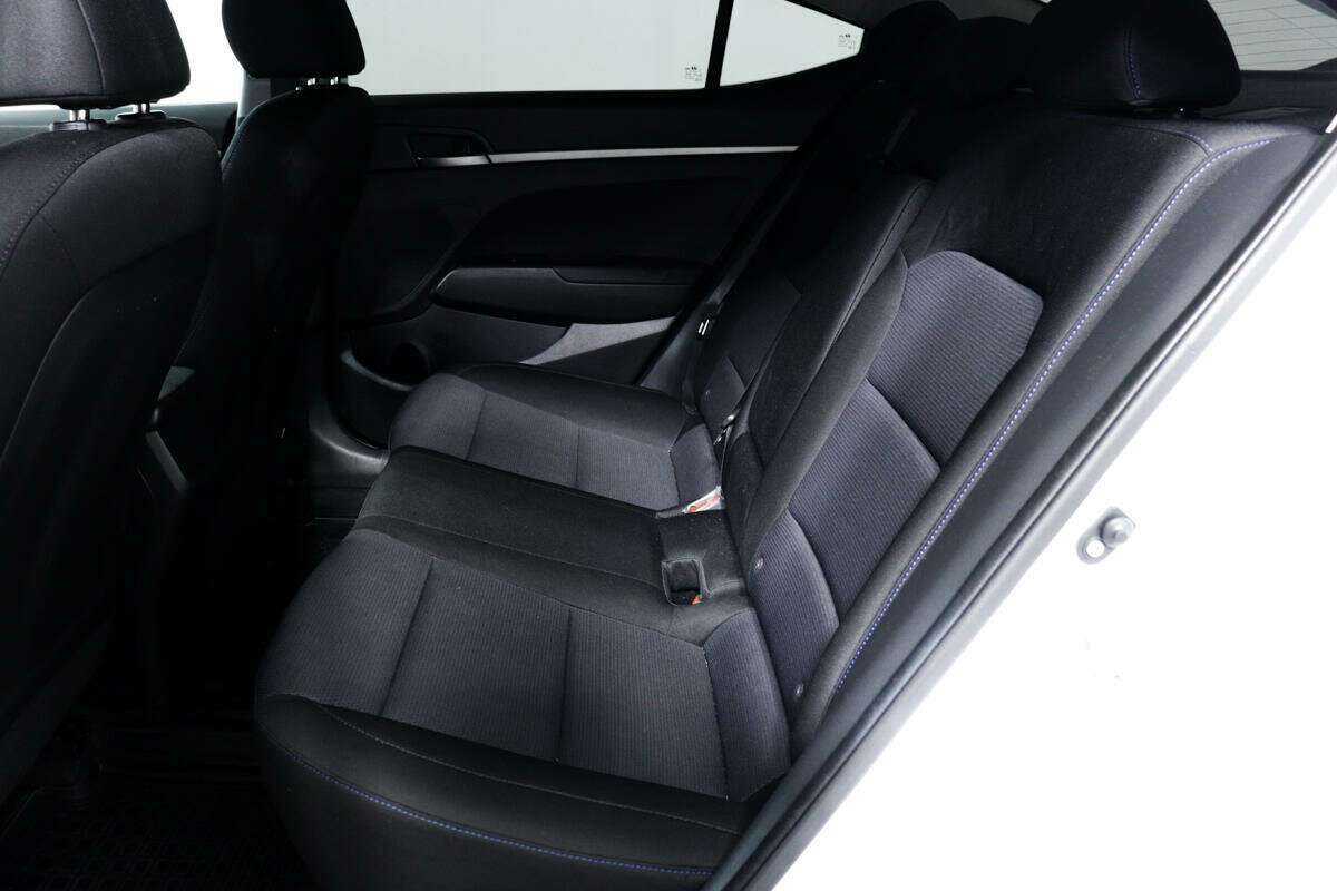 Б/У Хендай Елантра 2018 года. Фото: #11