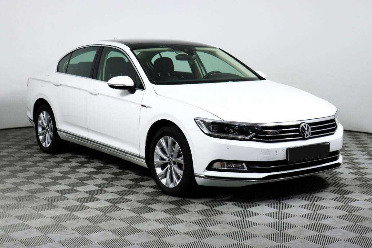 Volkswagen Passat 2018 года с пробегом. Фото: #1