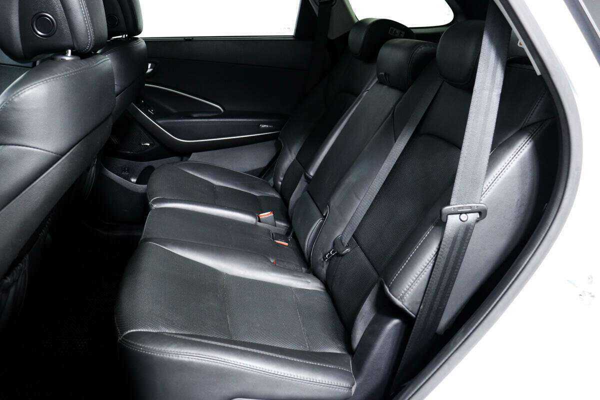 Б/У Хендай Санта Фе 2016 года. Фото: #11