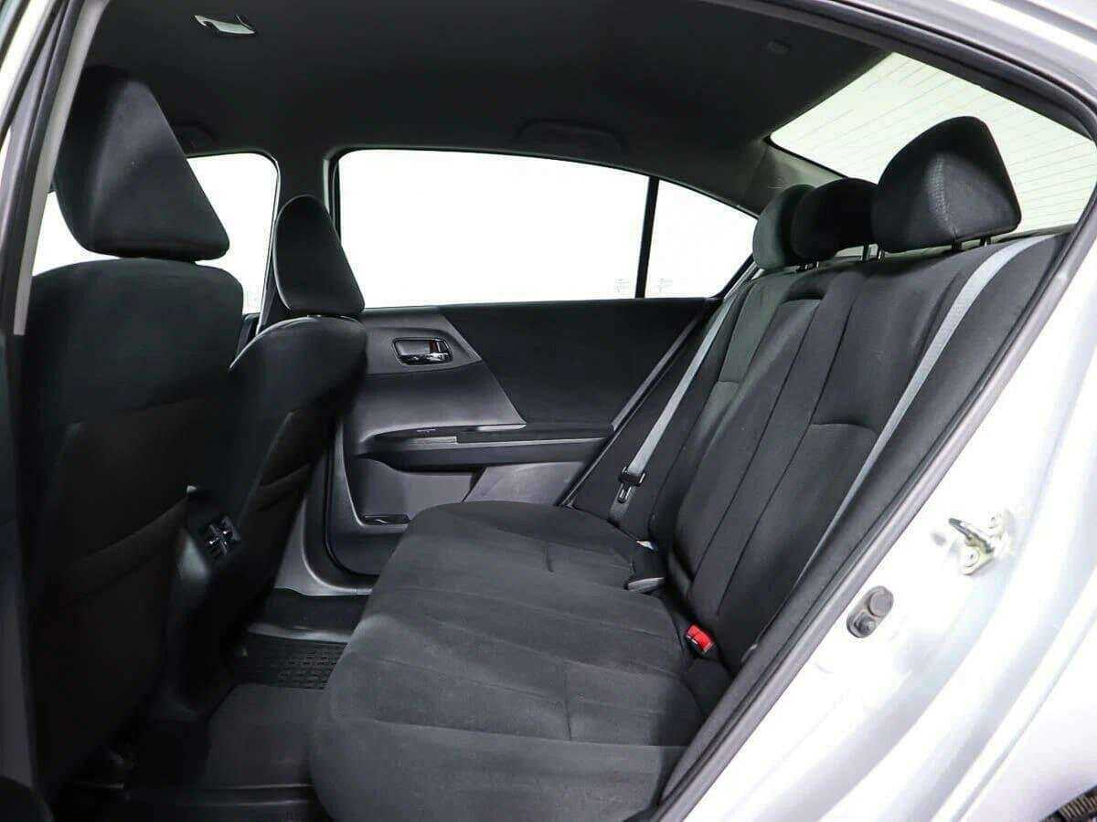 Б/У Хонда Аккорд 2013 года. Фото: #13