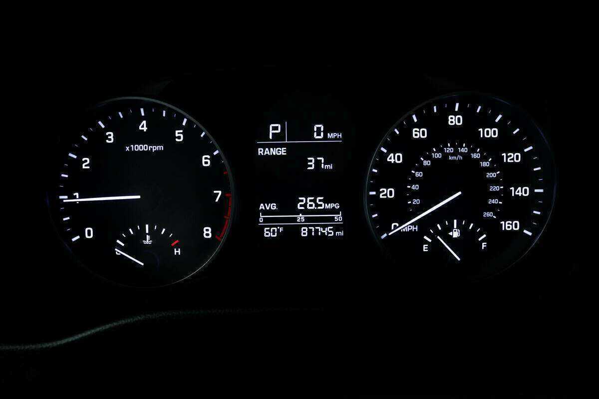 Б/У Хендай Елантра 2016 года. Фото: #9