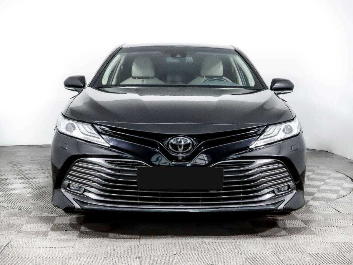 Toyota Camry 2018 года с пробегом. Фото: #1