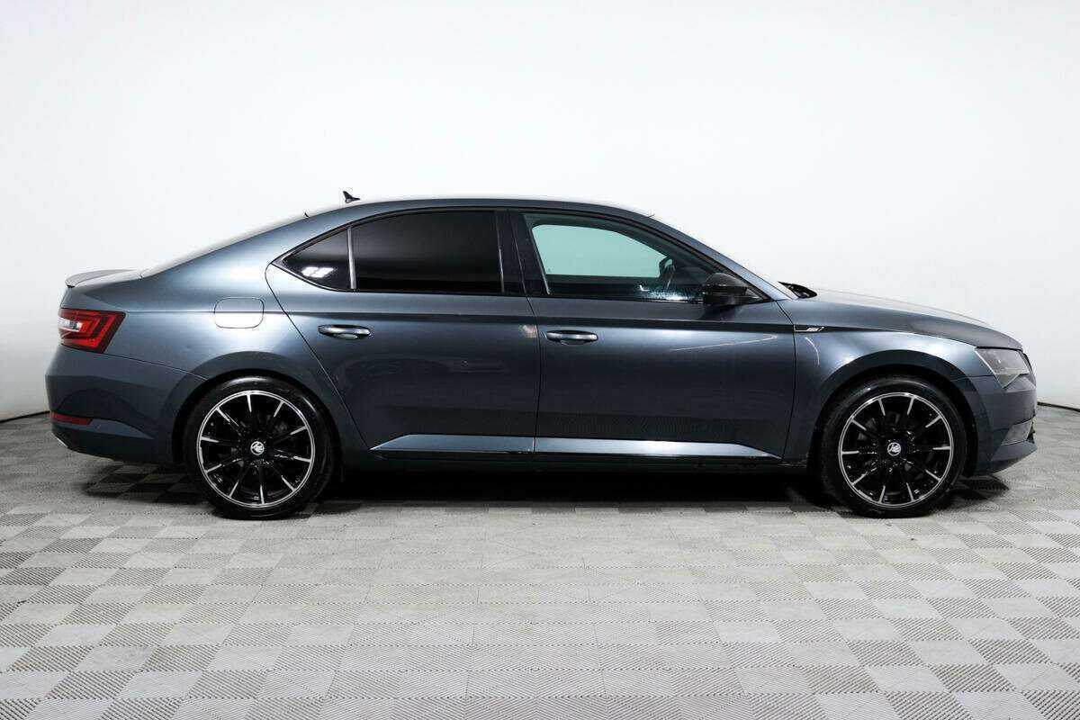 Skoda Superb 2017 года с пробегом. Фото: #3