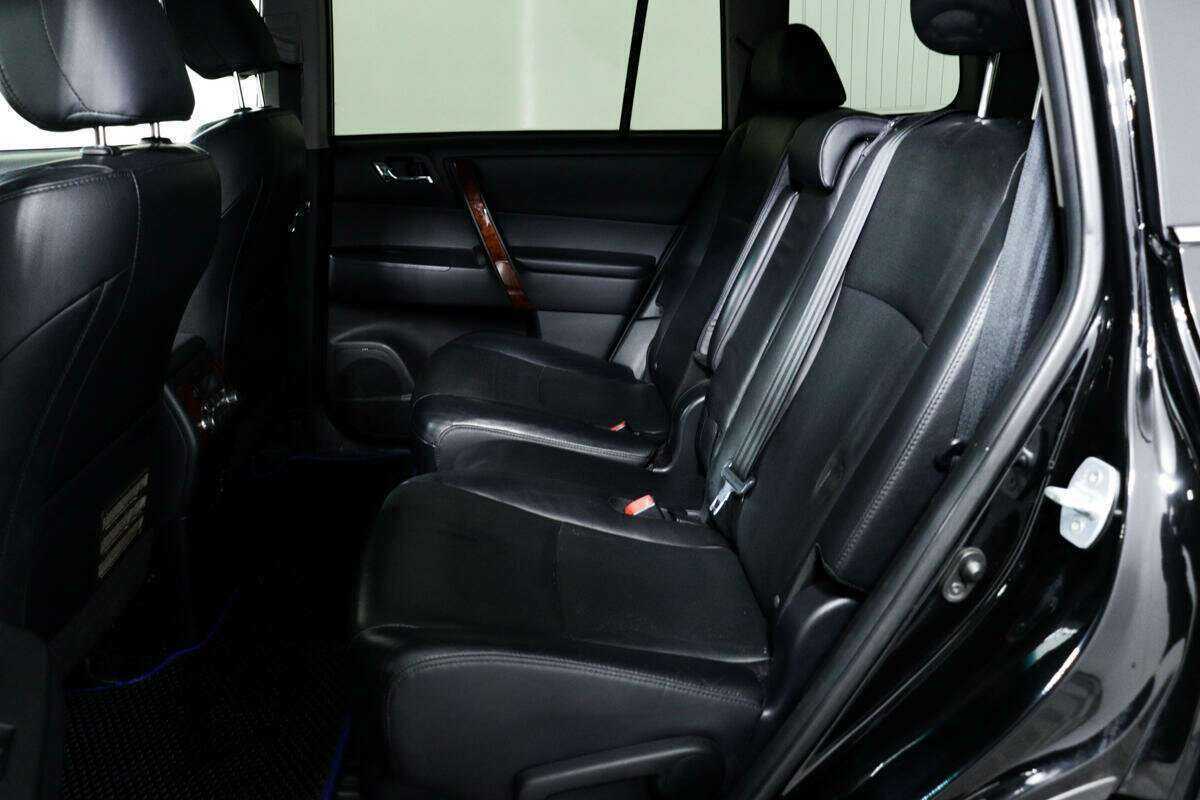 Б/У Тойота Хайлэндер 2012 года. Фото: #11