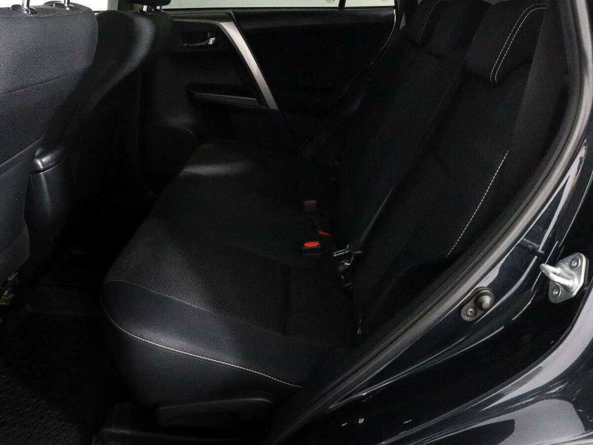 Toyota RAV4 2017 года с пробегом. Фото: #7