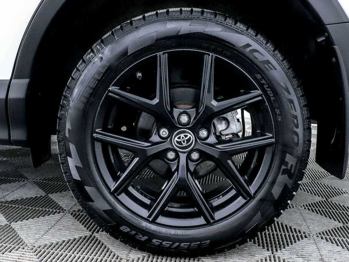 Toyota RAV4 2019 года с пробегом. Фото: #12