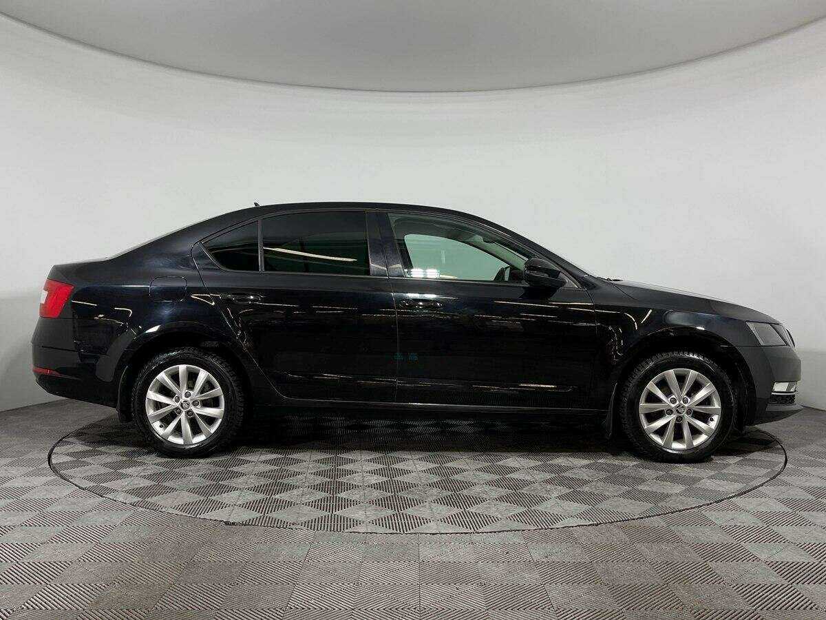 Б/У Шкода Октавия 2017 года. Фото: #3