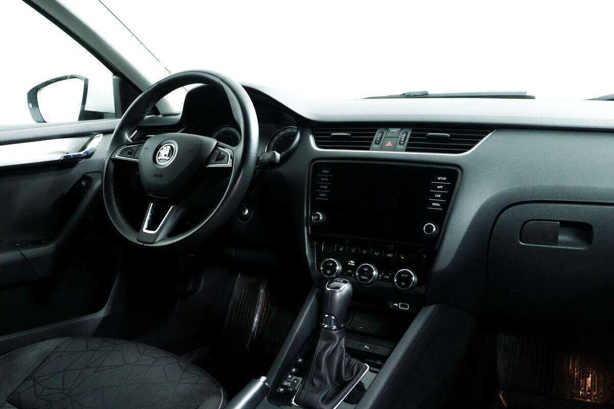 Б/У Шкода Октавия 2019 года. Фото: #7