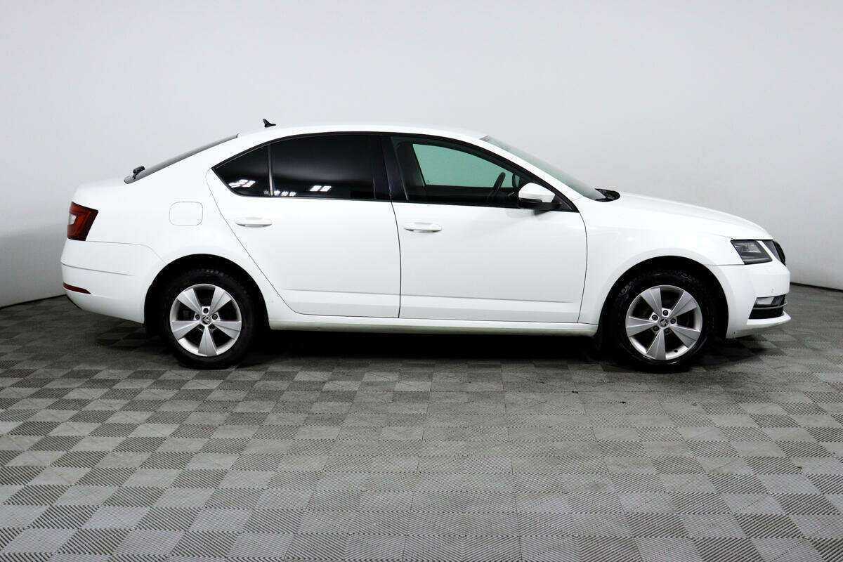 Б/У Шкода Октавия 2018 года. Фото: #3