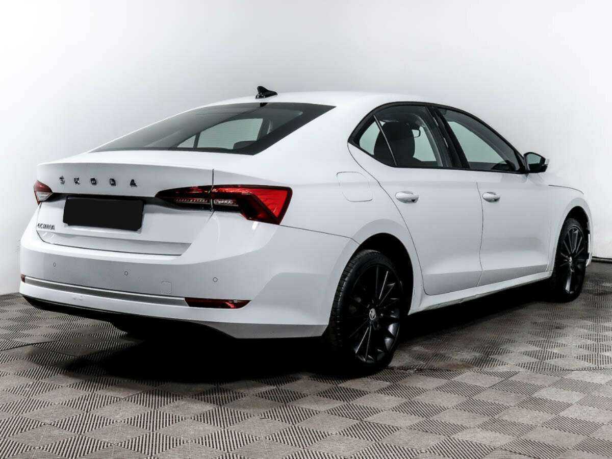 Б/У Шкода Октавия 2021 года. Фото: #3