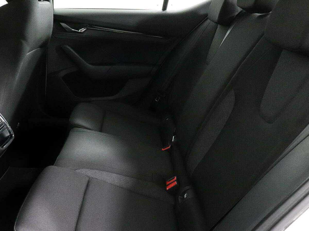 Б/У Шкода Октавия 2021 года. Фото: #6