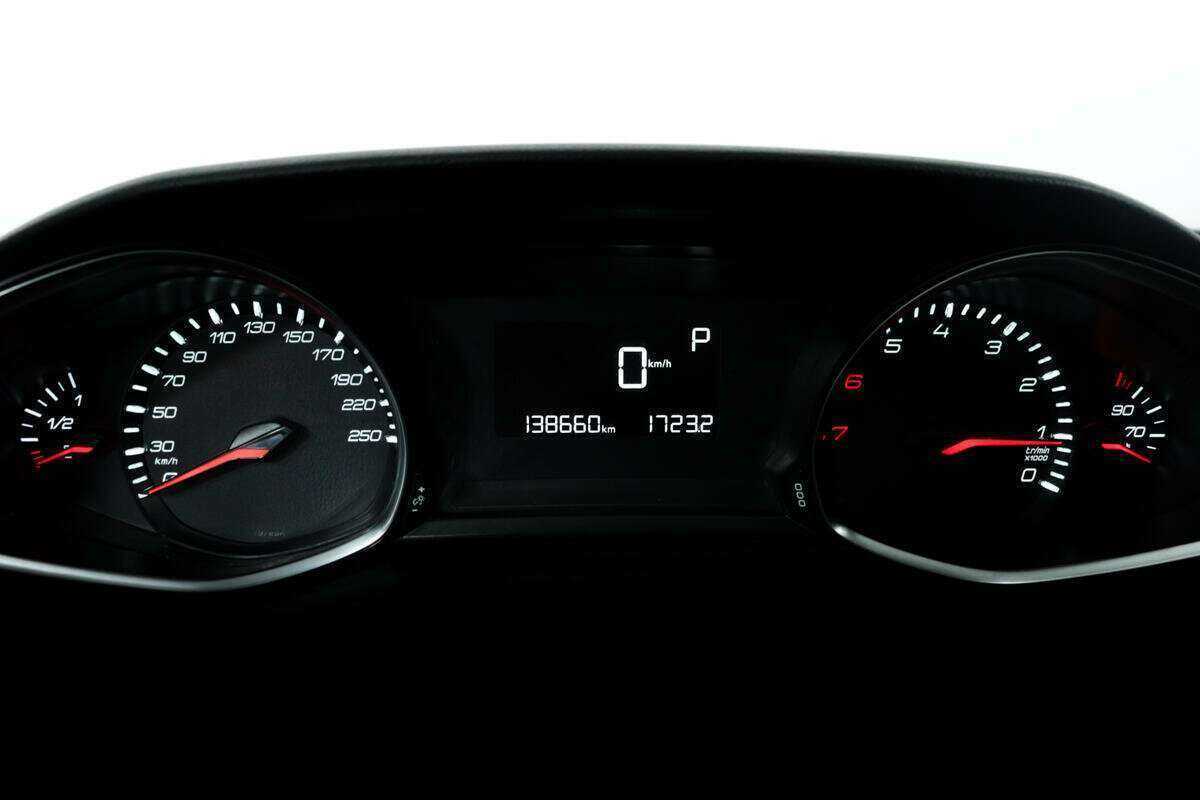 Б/У Пежо 308 2014 года. Фото: #9