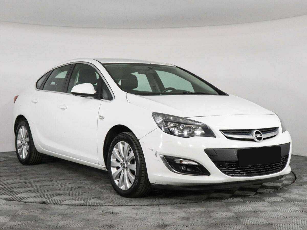 Opel Astra 2014 года с пробегом. Фото: #2