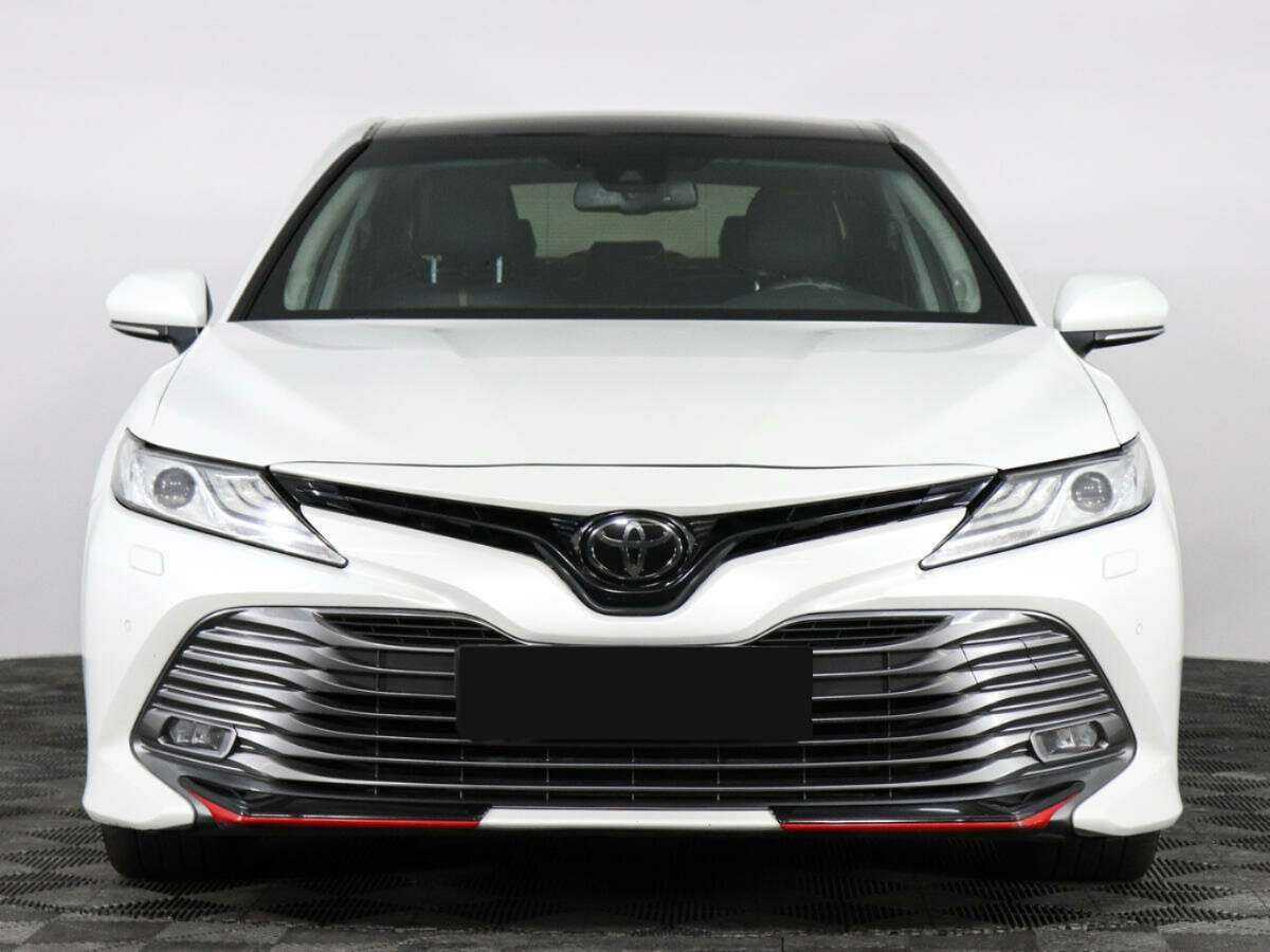 Toyota Camry 2019 года с пробегом. Фото: #1