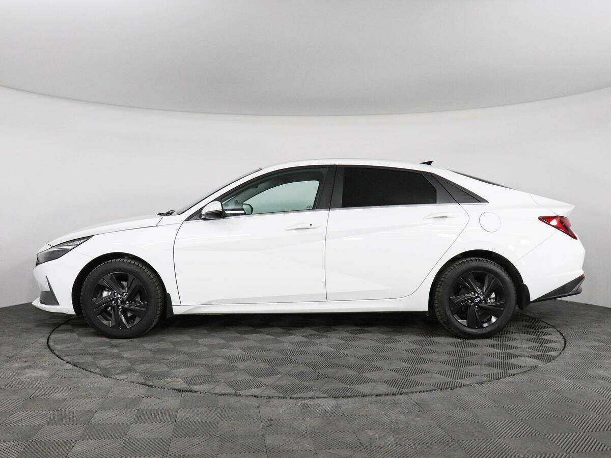 Hyundai Elantra 2021 года с пробегом. Фото: #7