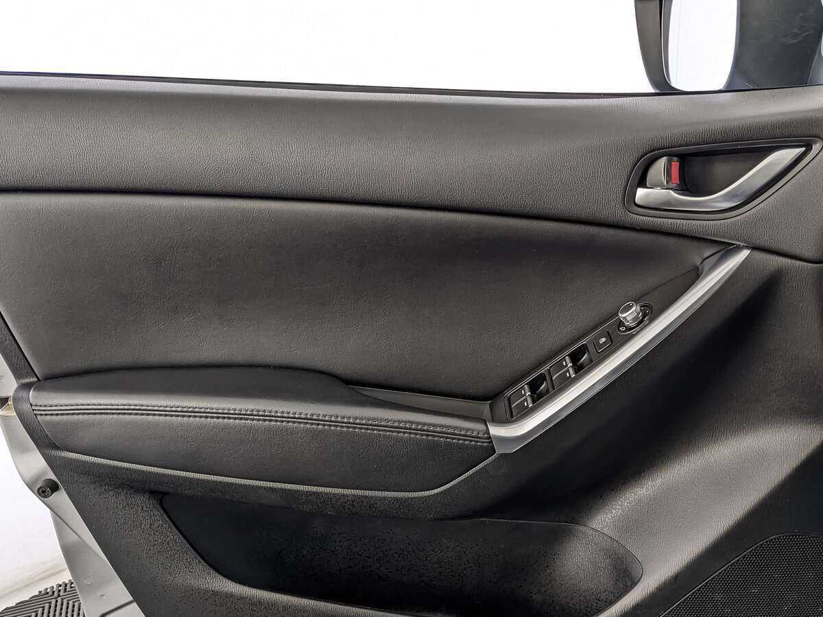 Б/У Мазда Ц-Икс-5 2016 года. Фото: #14