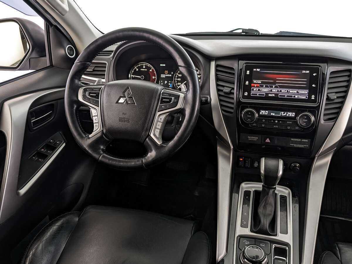 Mitsubishi Pajero Sport 2017 года с пробегом. Фото: #16