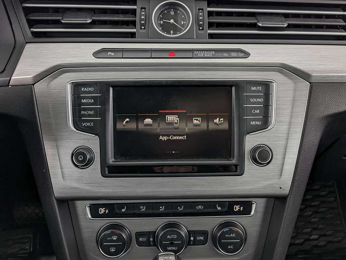 Б/У Фольксваген Пассат 2016 года. Фото: #11