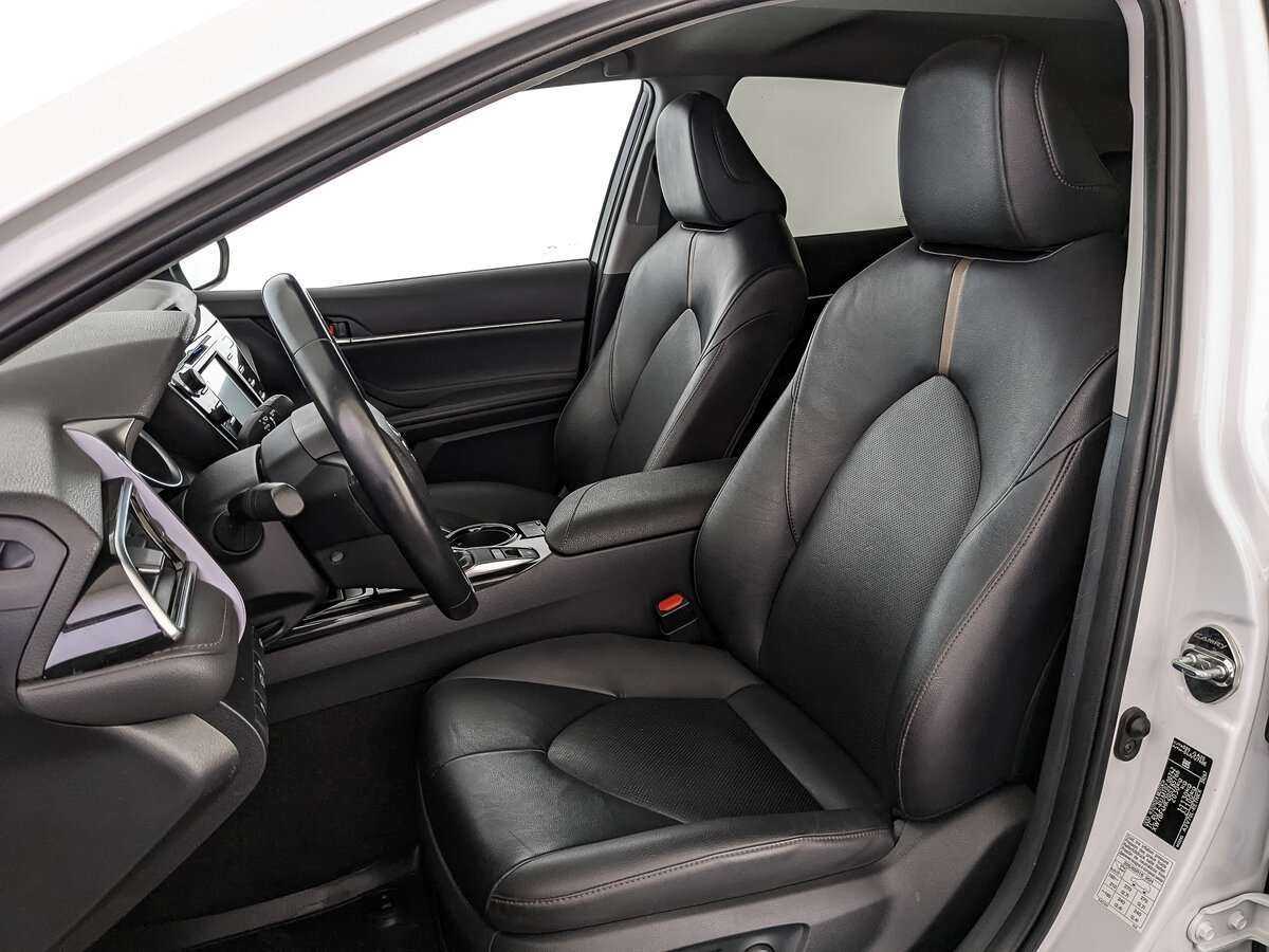 Toyota Camry 2021 года с пробегом. Фото: #14