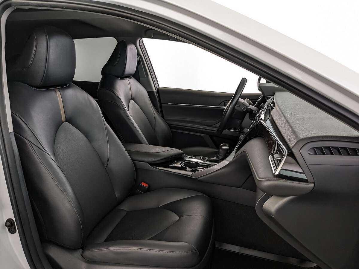 Toyota Camry 2021 года с пробегом. Фото: #17