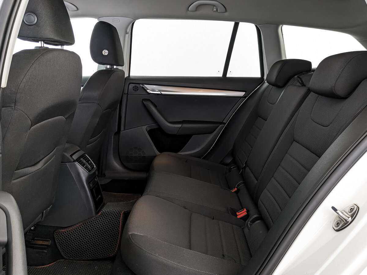 Б/У Шкода Октавия 2014 года. Фото: #16