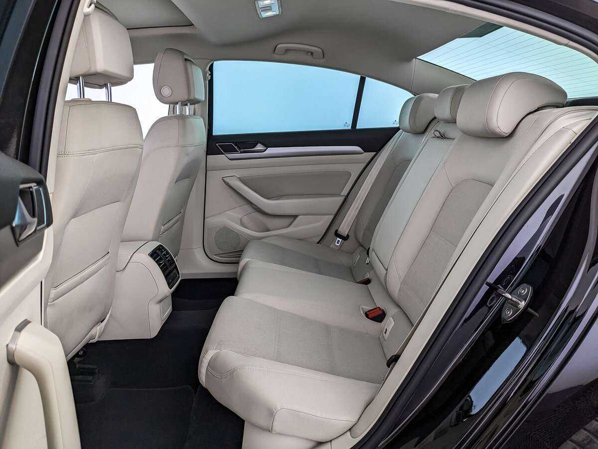 Б/У Фольксваген Пассат 2018 года. Фото: #13