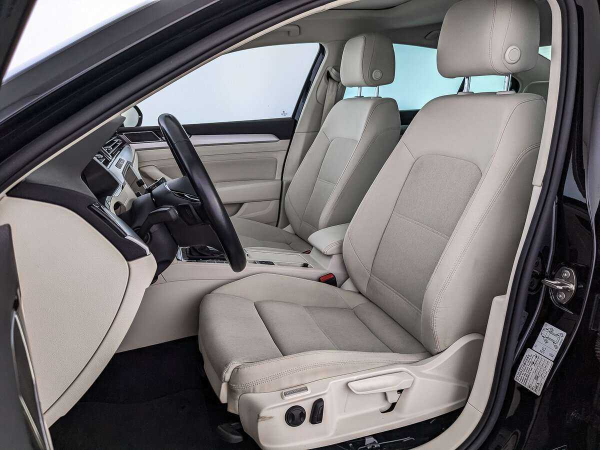 Б/У Фольксваген Пассат 2018 года. Фото: #15