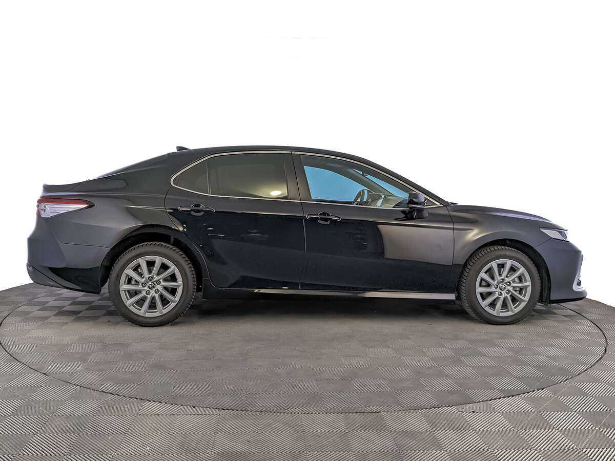Toyota Camry 2021 года с пробегом. Фото: #3