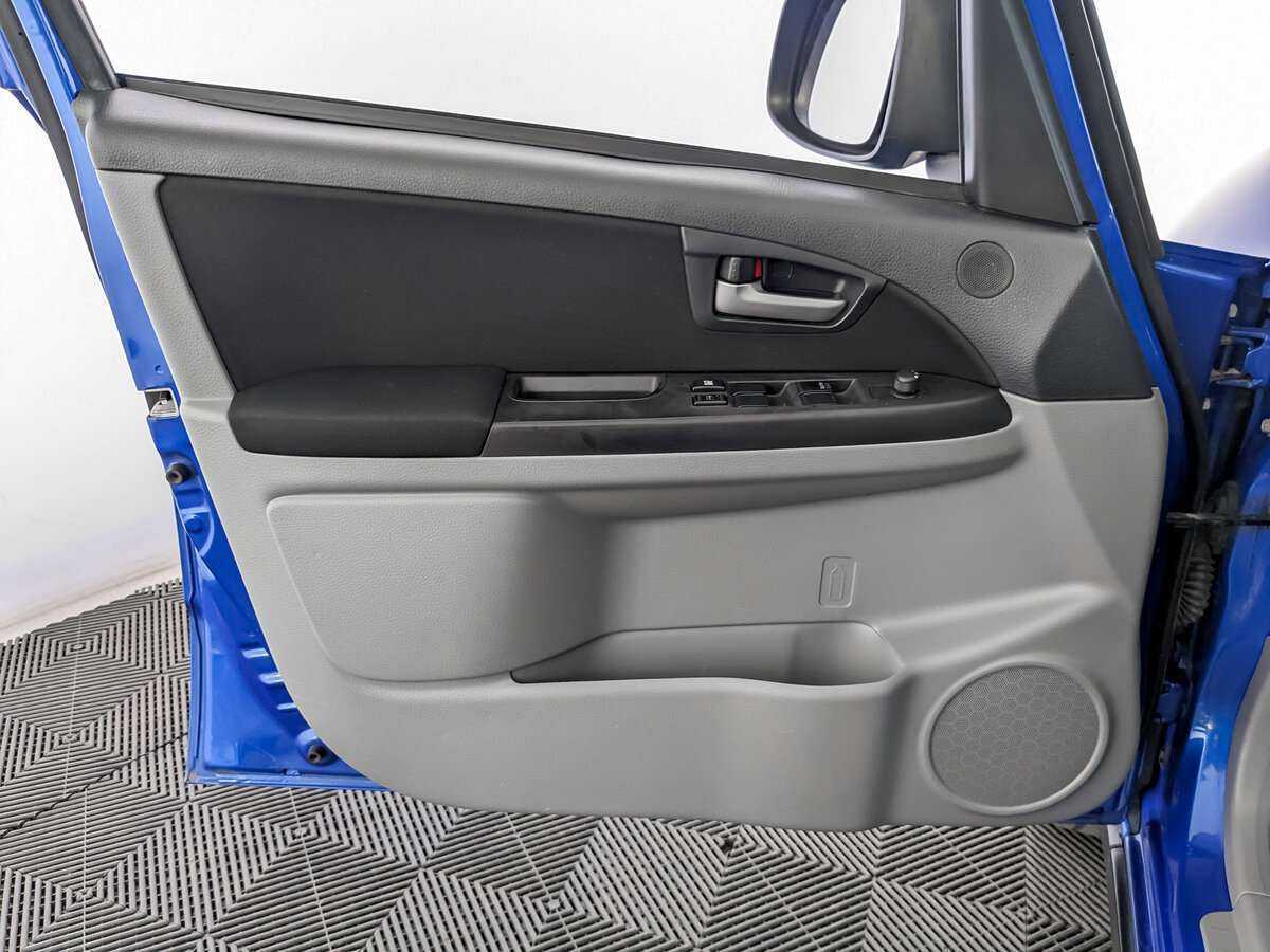 Б/У Сузуки С-Икс4 2013 года. Фото: #14