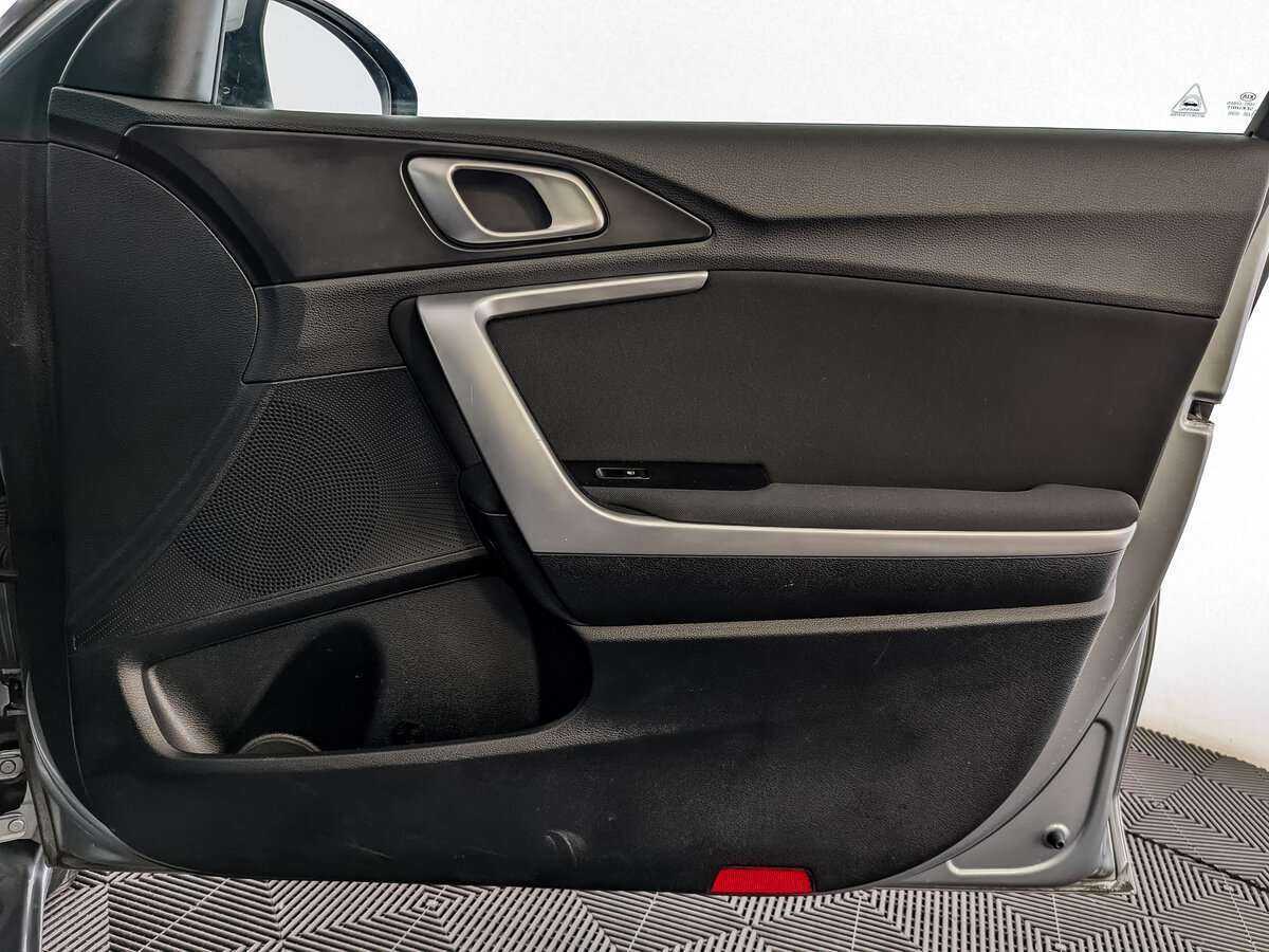 Б/У Киа Сид 2019 года. Фото: #19