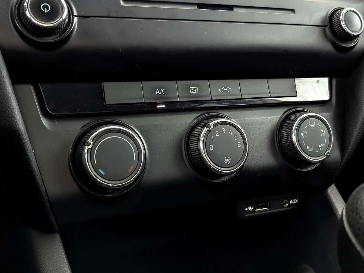 Б/У Шкода Октавия 2015 года. Фото: #16