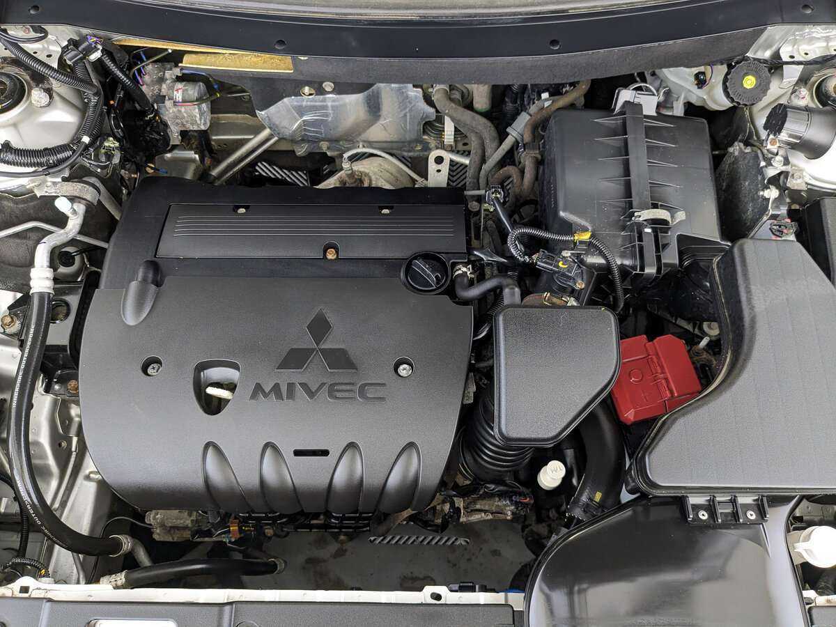 Б/У Митсубиши Оутлэндер 2020 года. Фото: #8