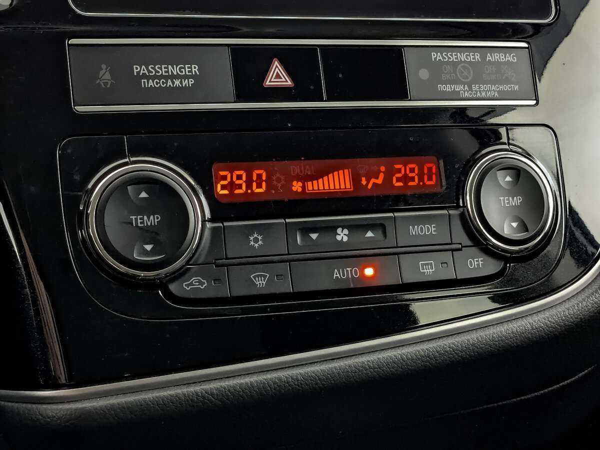 Б/У Митсубиши Оутлэндер 2020 года. Фото: #18