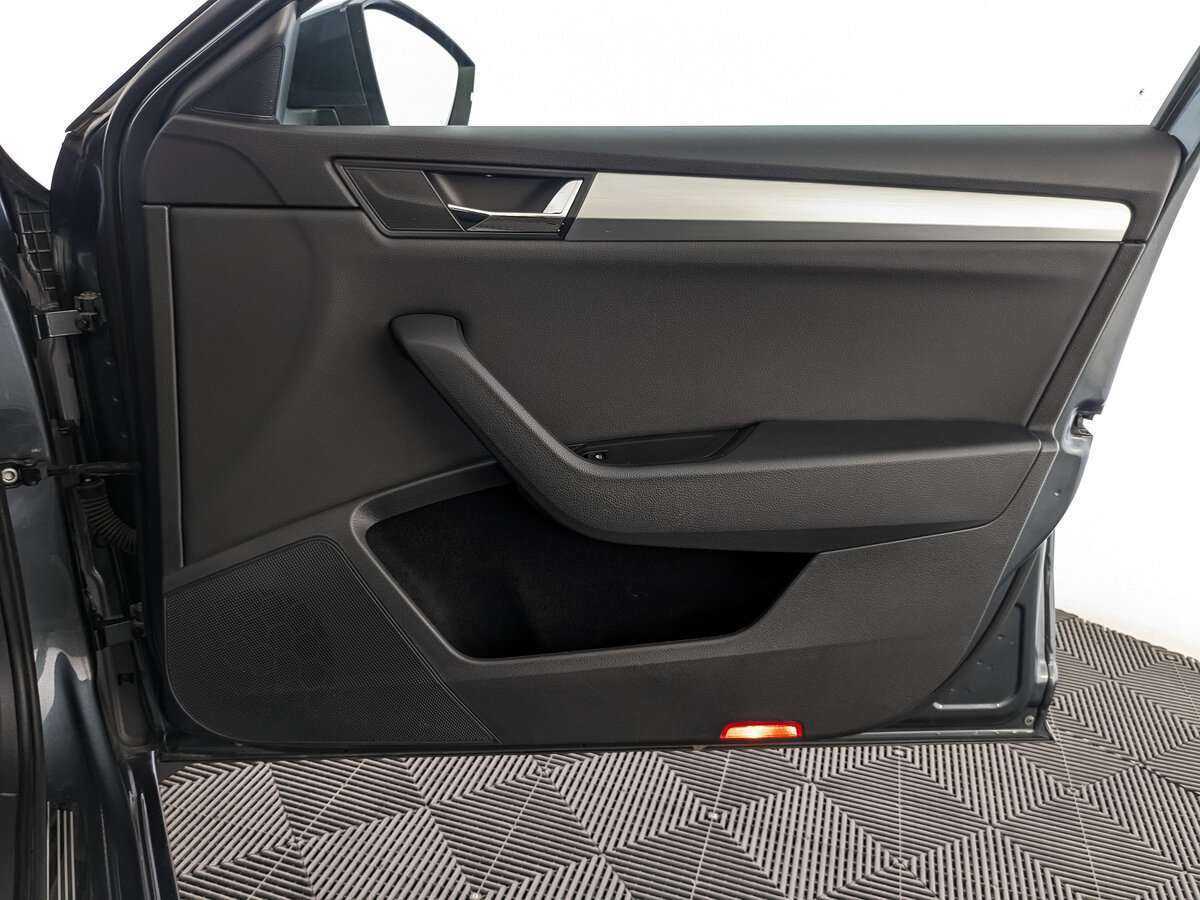 Б/У Шкода Суперб 2019 года. Фото: #19