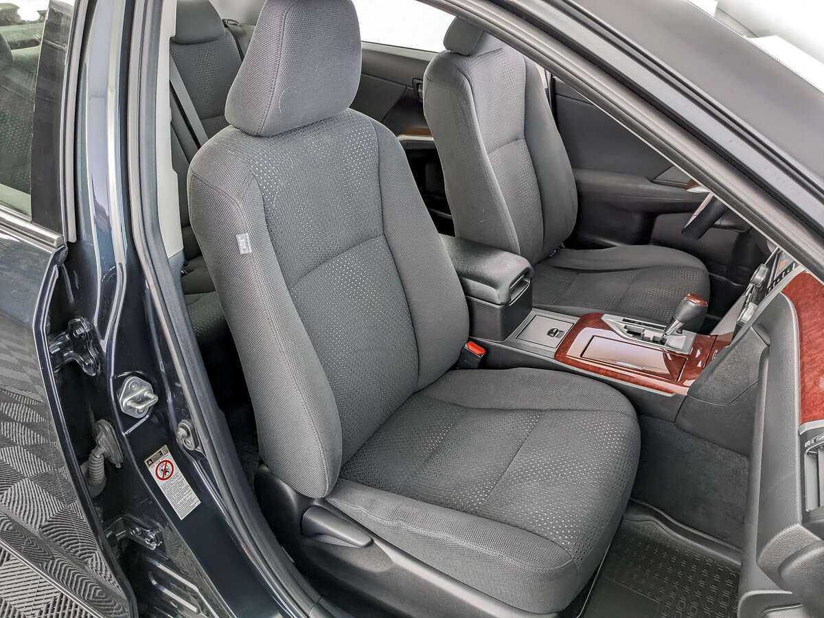 Б/У Тойота Камри 2013 года. Фото: #17