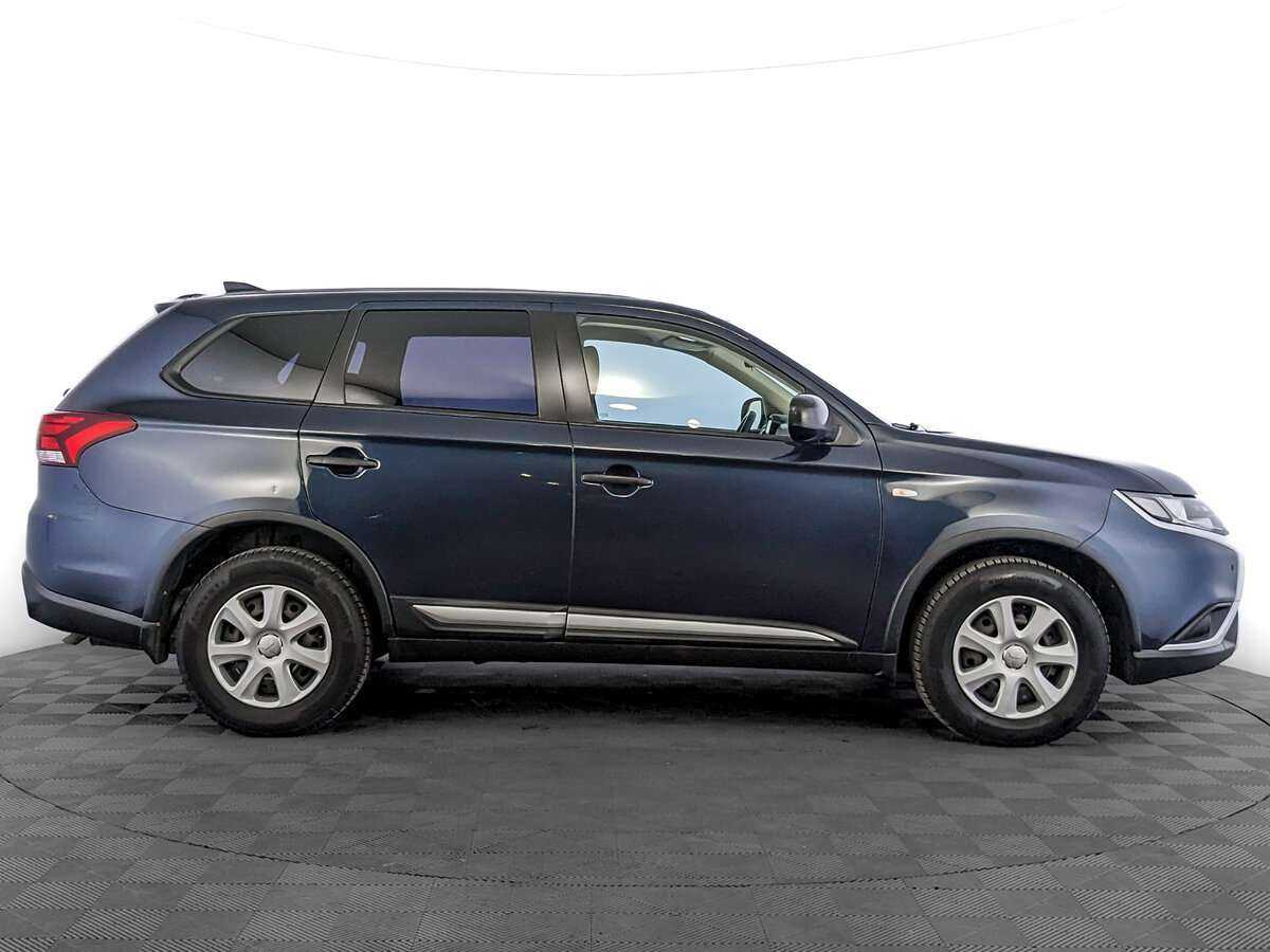 Б/У Митсубиши Оутлэндер 2019 года. Фото: #3