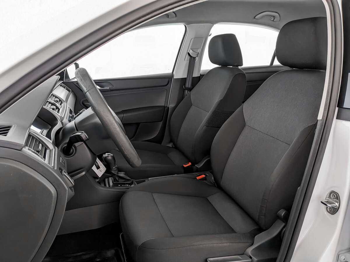 Б/У Шкода Рапид 2017 года. Фото: #17