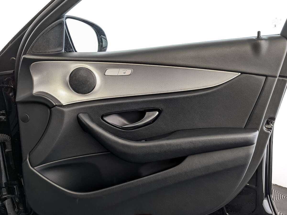 Mercedes-Benz E-Класс 2018 года с пробегом. Фото: #19