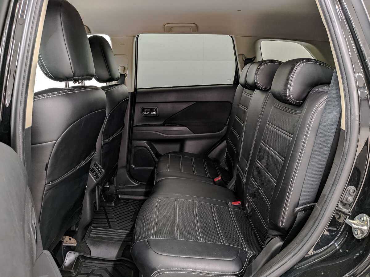 Б/У Митсубиши Оутлэндер 2020 года. Фото: #13