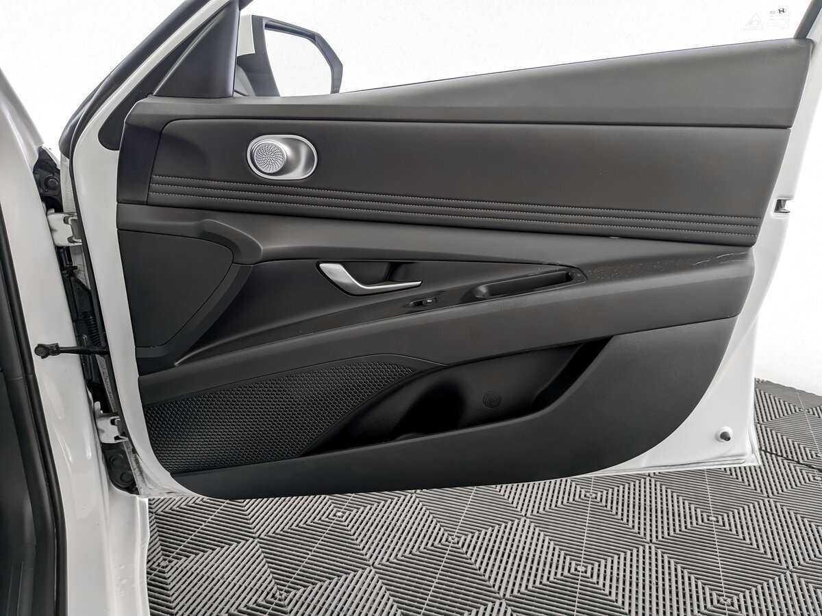 Б/У Хендай Елантра 2022 года. Фото: #23