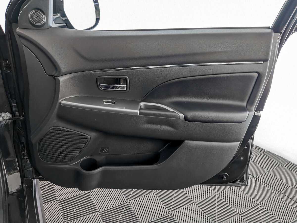 Б/У Митсубиши АС-Икс 2019 года. Фото: #19