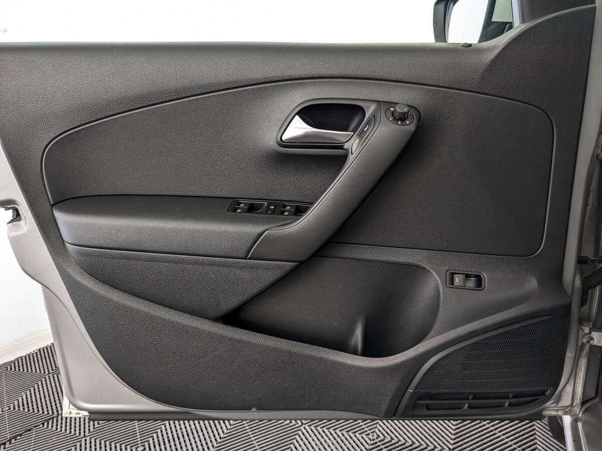 Б/У Фольксваген Поло 2020 года. Фото: #14