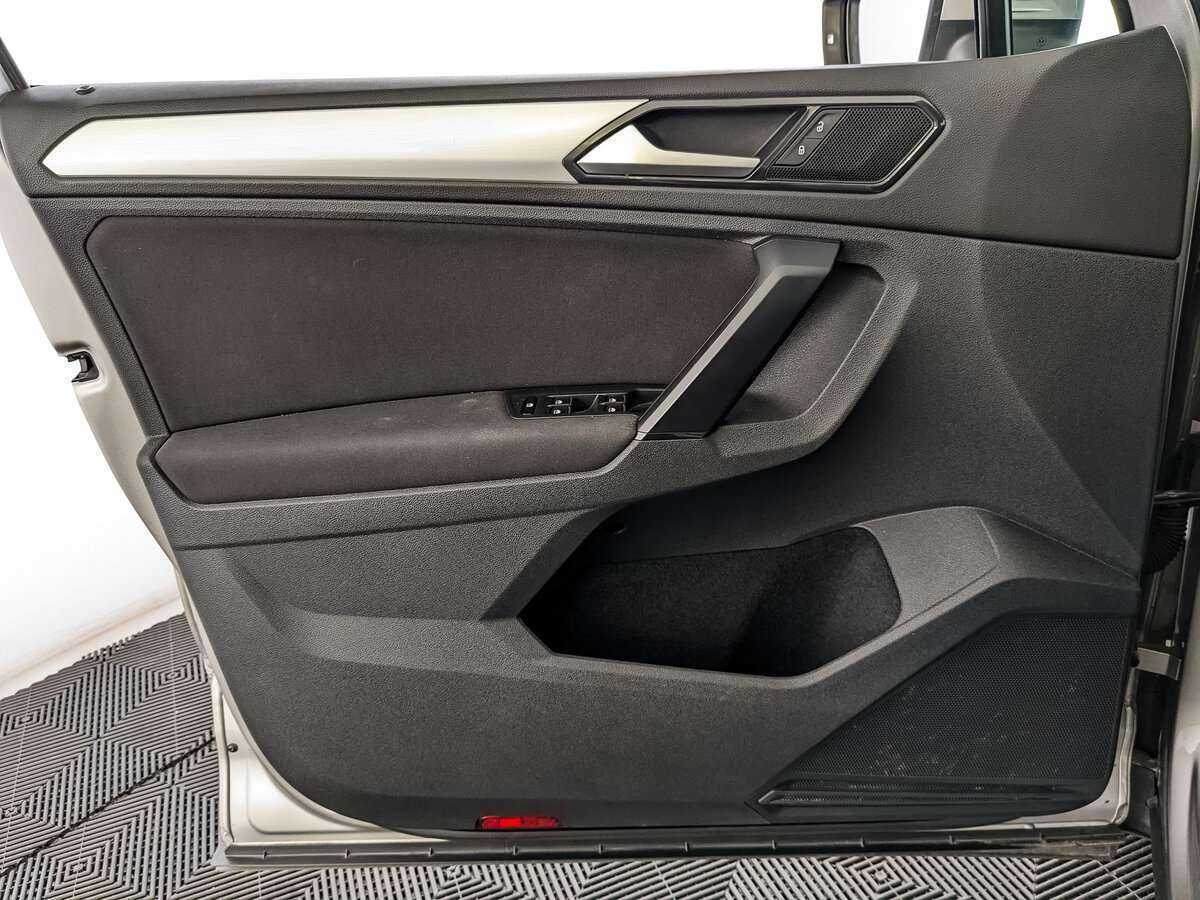 Б/У Фольксваген Тигуан 2017 года. Фото: #14